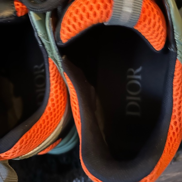 Christian B22 super rare colorway Great Condition Original box included - Picture 2 of 2